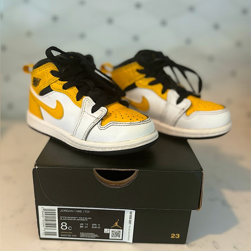 Jordan 1 mid white/university gold toddler size 8C